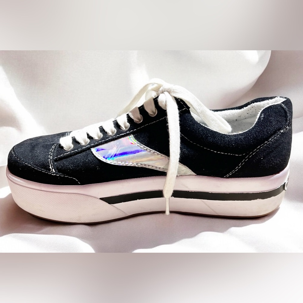 Size 9……Ladies Black, White, & Silver Platform Sneakers.  New…..dELiA*s‎